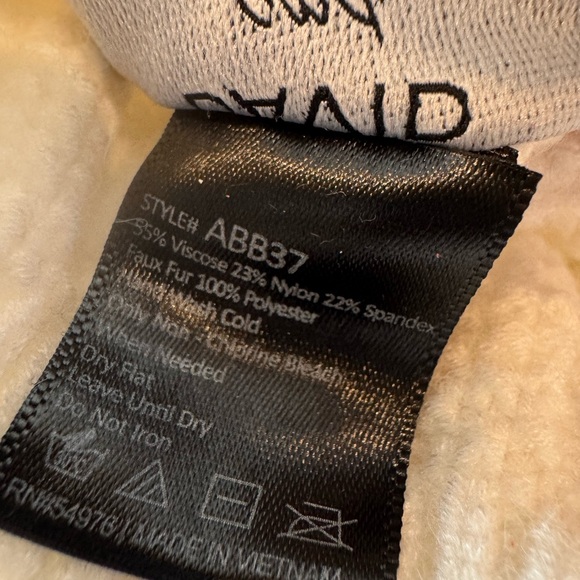 The Nutcrackers Winter Hat by David and Young - Picture 5 of 5